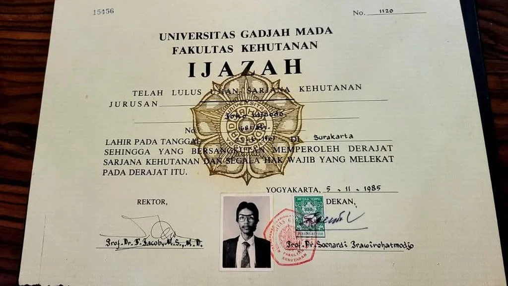 JK Bantah Dana Rp5 Miliar untuk Isu Ijazah Palsu Jokowi, Video AI dan Foto Wisuda Jadi Bukti Utama