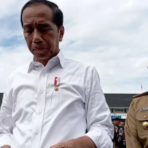 JK Pamerkan Foto Jokowi Sungkem Dirinya Saat Hendak Maju Gubernur DKI: Saya yang Bawa dari Solo!