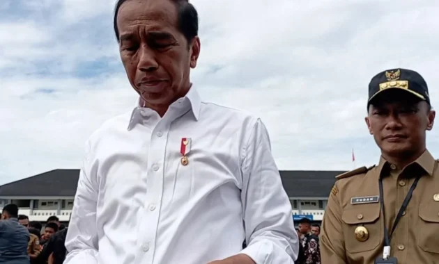 JK Pamerkan Foto Jokowi Sungkem Dirinya Saat Hendak Maju Gubernur DKI: Saya yang Bawa dari Solo!