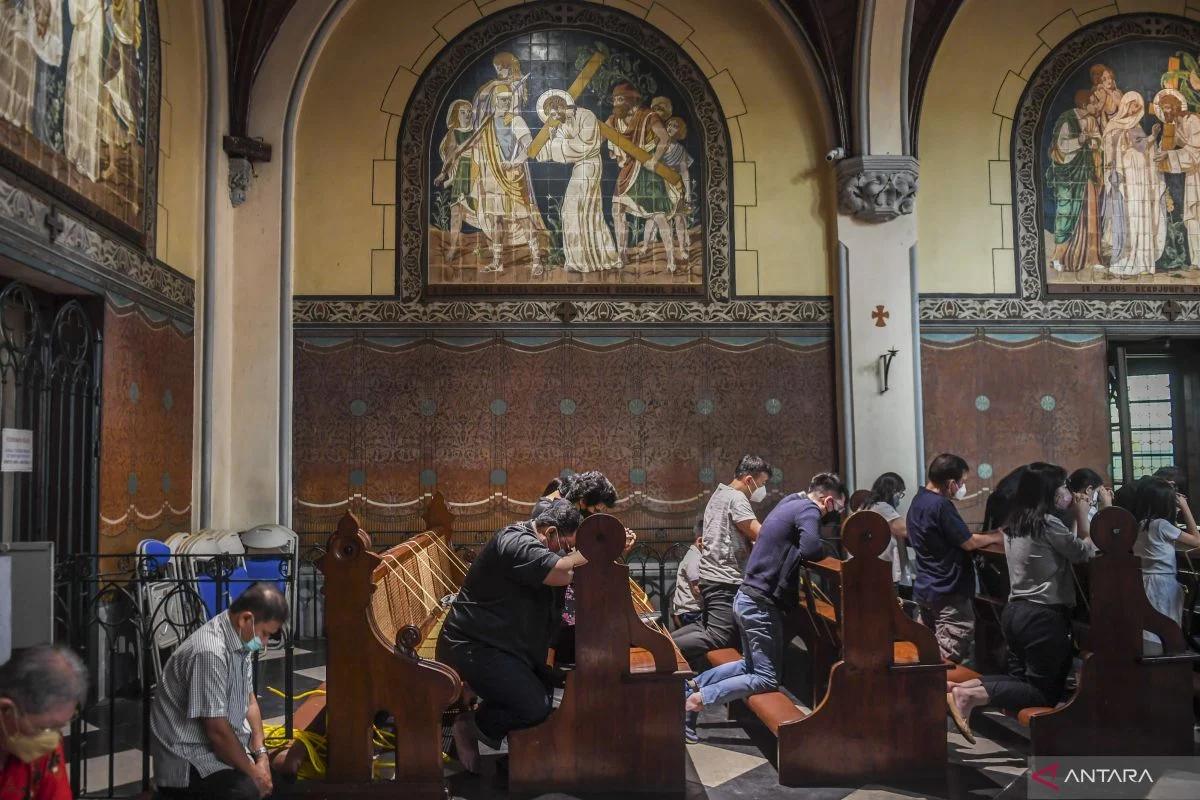 Jumat Agung, Katedral Jakarta Ajak Pemuda Miliki Iman di Tengah Krisis