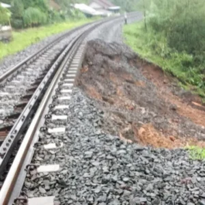 KAI Daop 2 Bandung Janjikan Refund 100% bagi Penumpang Terdampak Longsor di Sasaksaat