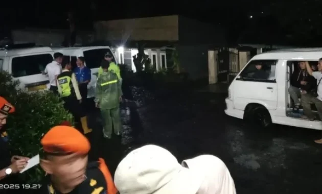 KAI Hentikan Sementara KA Siliwangi Akibat Banjir di Cibeber