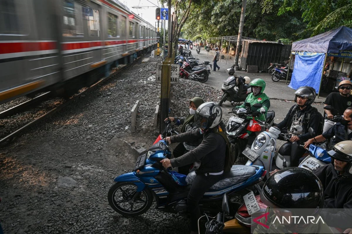 KAI Tegas Tutup 1.800 Perlintasan Liar, Tak Pandang Bulu ke Ormas