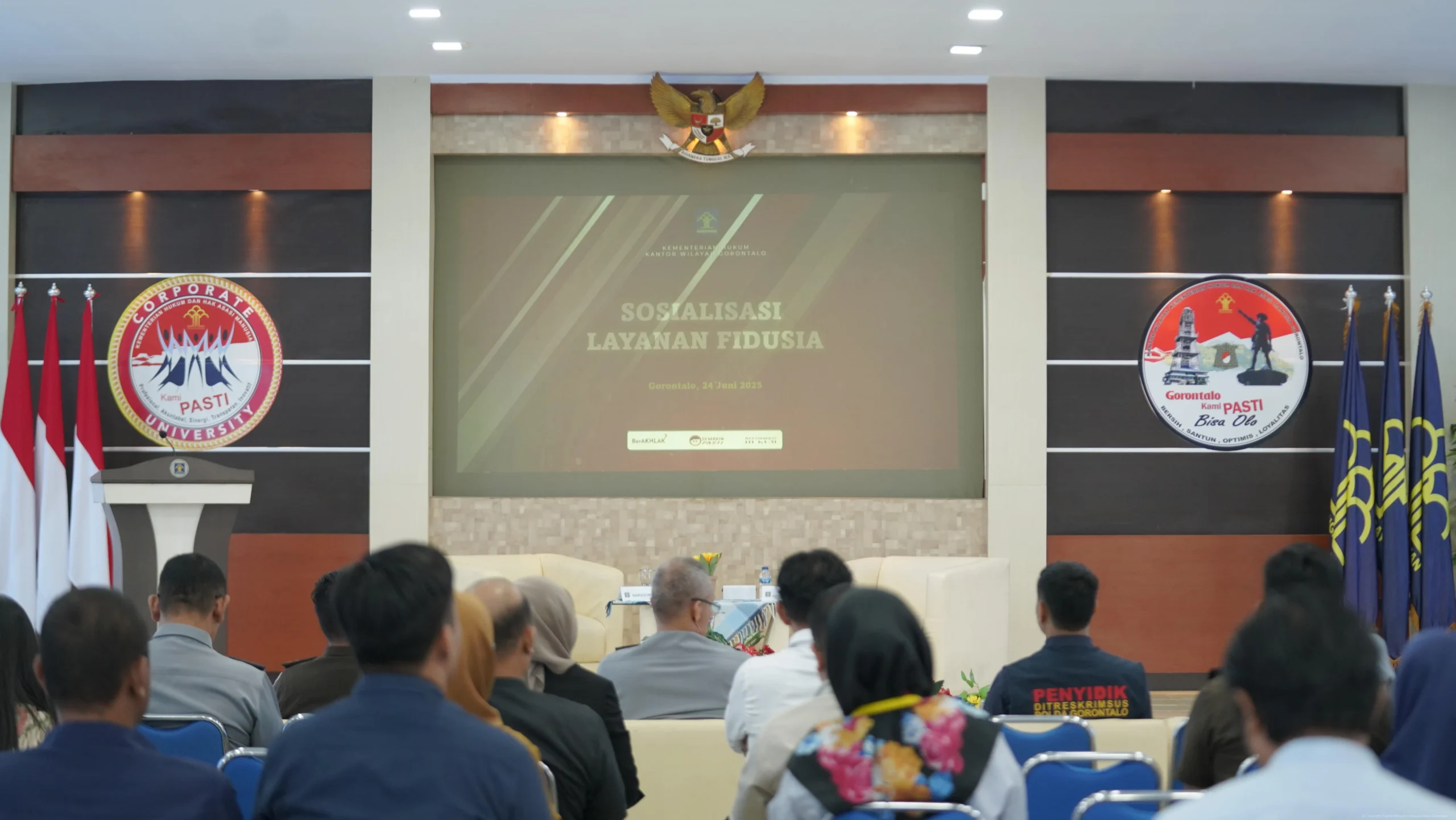 Kanwil Kementerian Hukum Gorontalo Lakukan Sosialisasi Layanan Administrasi Hukum Umum (AHU)