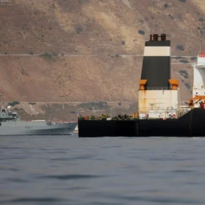 Kapal China 'Bobol' Blokade AS di Selat Hormuz, Tanda Baru Persaingan Energi Global