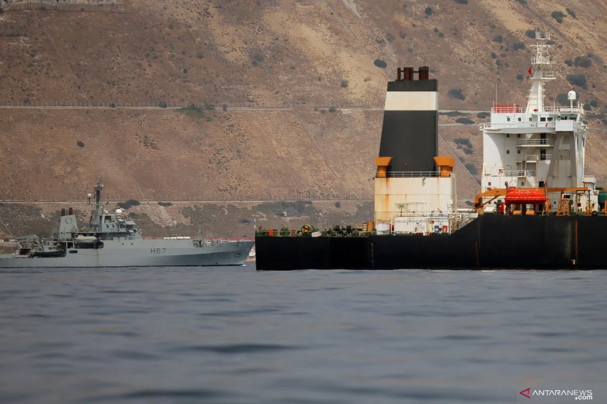 Kapal China 'Bobol' Blokade AS di Selat Hormuz, Tanda Baru Persaingan Energi Global