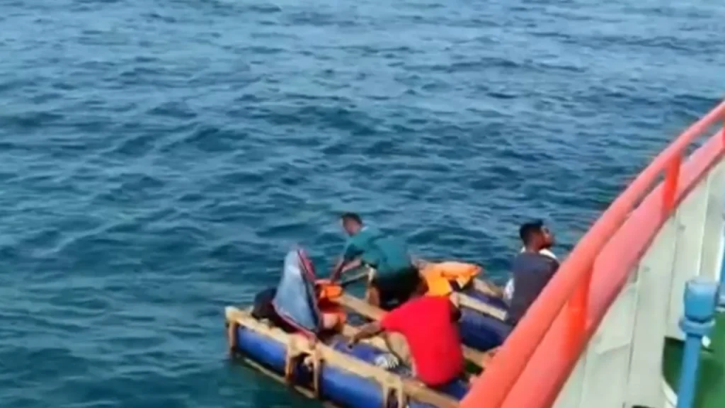 Kapal LCT Misterius di Perairan Sorong Selatan: Imbauan Tegas Kepala Suku Besar Imekko