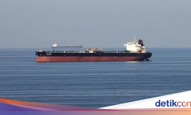 Kapal Tanker Terkait China Lintasi Selat Hormuz Meski Blokade AS