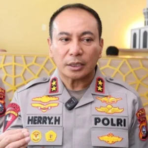 Kapolda Riau Copot Kapolsek dan Kanit Reskrim Panipahan Usai Unjuk Rasa Berujung Ricuh