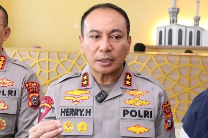 Kapolda Riau Copot Kapolsek dan Kanit Reskrim Panipahan Usai Unjuk Rasa Berujung Ricuh