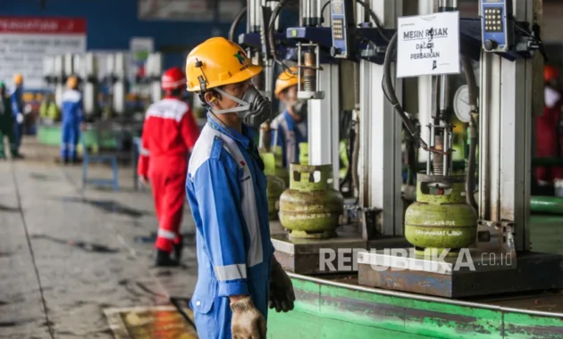 Kebakaran di Stasiun Pengisian Bulk Elpiji (SPBE) Cimuning, Bekasi