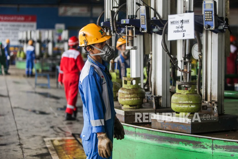 Kebakaran di Stasiun Pengisian Bulk Elpiji (SPBE) Cimuning, Bekasi