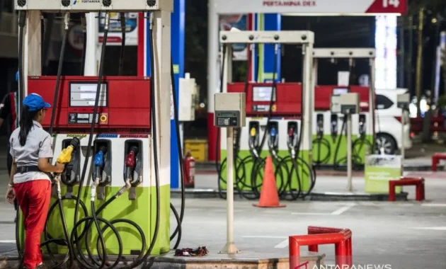 Kebijakan Pemerintah Indonesia Tahan Harga BBM di Tengah Gempuran Krisis Energi Global