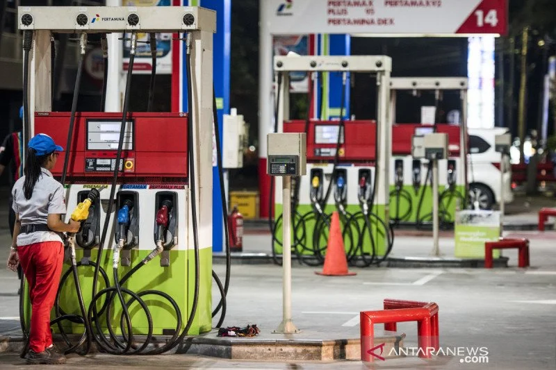 Kebijakan Pemerintah Indonesia Tahan Harga BBM di Tengah Gempuran Krisis Energi Global