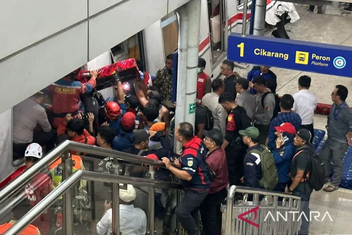 Kecelakaan di Stasiun Bekasi Timur, KAI Hentikan Sementara Perjalanan KA Jarak Jauh dari Gambir dan Pasar Senen