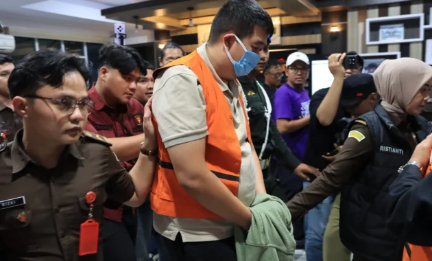 Kejagung Gencar Kunci Samin Tan, Aspidum Kejati Jatim Dicopot: Skandal Korupsi Tambang PT AKT Terungkap!