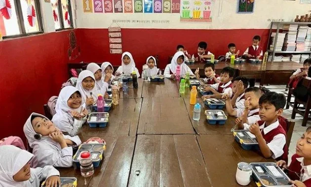 Kemendikdasmen Sebut MBG Ubah Karakter Siswa: Jadi Lebih Bersemangat dan Paham soal Gizi