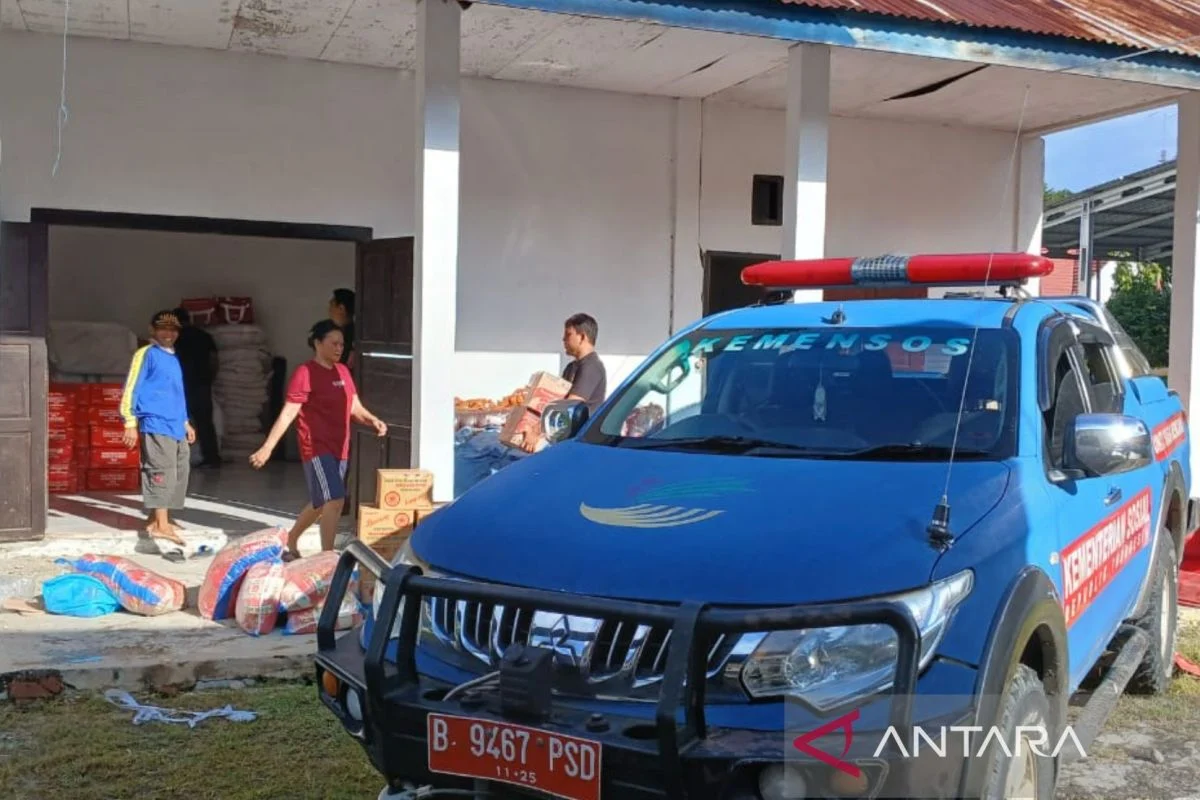 Kemensos Salurkan Paket Bantuan untuk 1.309 Korban Gempa Flores Timur