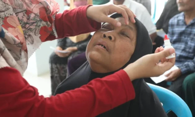 Kemensos Tingkatkan Kualitas Hidup Warga Lombok Tengah lewat Operasi Katarak