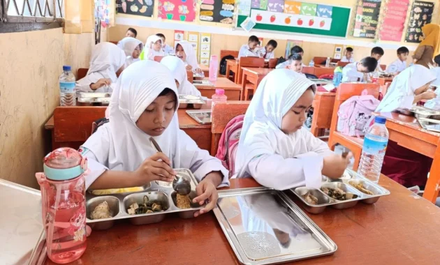 Kepala BGN: 60 Persen Anak Tak Punya Akses Makan Bergizi dan Minum Susu