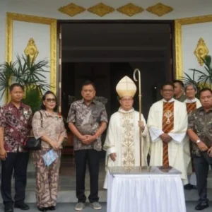 Kepala BNPB Kunjungi Gereja Katolik Rumengkor-Minahasa Usai Gempa