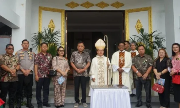 Kepala BNPB Kunjungi Gereja Katolik Rumengkor-Minahasa Usai Gempa