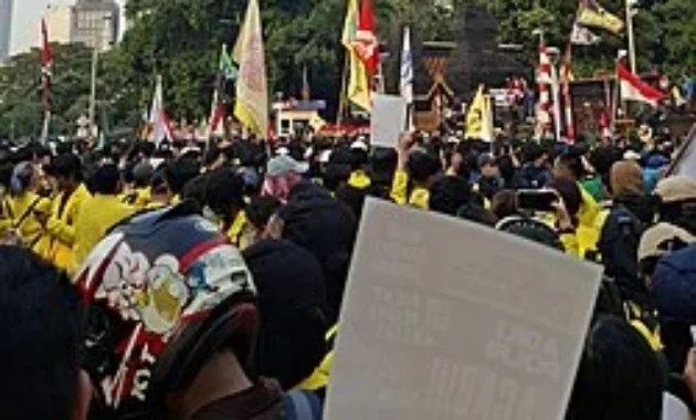 Kerusuhan Demo Agustus 2025: Wawan Hermawan Dijatuhi Hukuman 7 Bulan, Tiga Aktivis Magelang Dituduh 6 Bulan Penjara