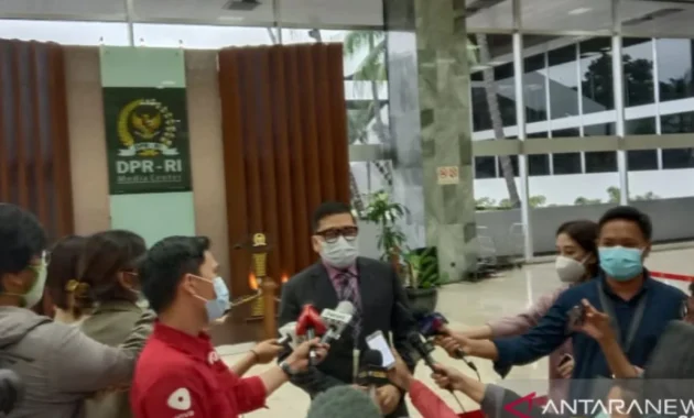 Ketua Ombudsman Tersangka, Komisi II DPR Anjurkan Konsolidasi Internal