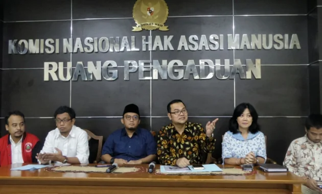 Komnas HAM Dorong Menko Yusril Mulai Inisiatif Pembentukan TGPF dalam Kasus Penyiraman Air Keras Andrie Yunus Komnas HAM Dorong Menko Yusril Mulai Inisiatif Pembentukan TGPF dalam Kasus Penyiraman Air Keras Andrie Yunus