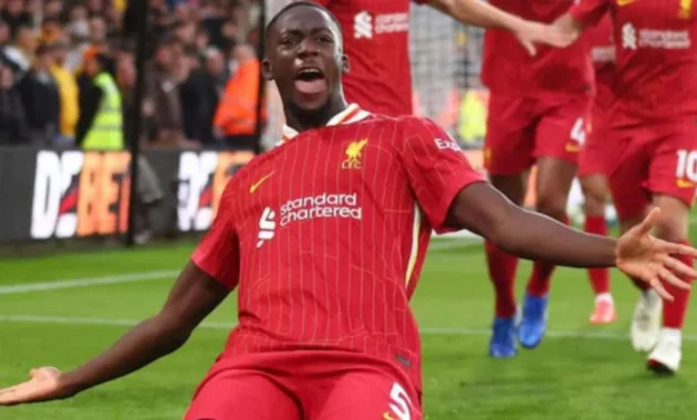 Konaté Bersinar di Anfield: Penampilan Gemilang, Cedera Rekan, dan Prospek Kontrak Baru Liverpool
