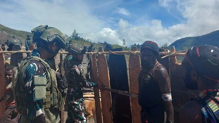 Koops TNI Habema Gelar Baksos di Distrik Gome-Puncak, Tingkatkan Kesejahteraan Warga Papua Tengah