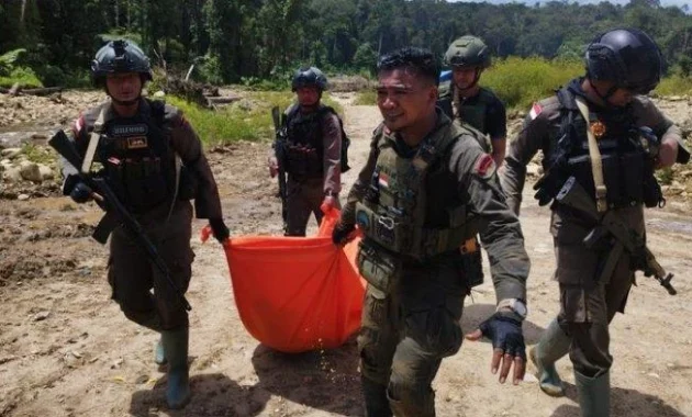 Korban Tewas Akibat Serangan AS di Jembatan B1 Karaj Meningkat ke 13 Orang Korban Tewas Akibat Serangan AS di Jembatan B1 Karaj Meningkat ke 13 Orang