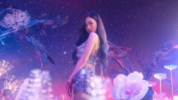 Kostum Karina aespa Bermasalah Saat Membawakan Lagu “Rich Man”