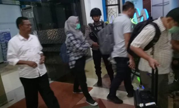 KPK Gegar Rumah Ono Surono, Uang Ratusan Juta Ditemukan di Ruang Pribadi