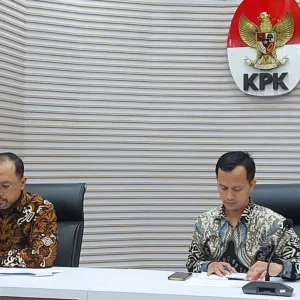 KPK Sita Dokumen dan Bukti Elektronik di Kediaman Politikus PDIP Ono Surono, Indramayu