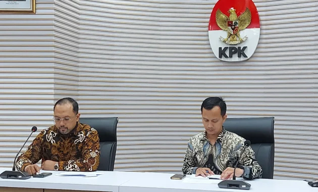 KPK Sita Dokumen dan Bukti Elektronik di Kediaman Politikus PDIP Ono Surono, Indramayu