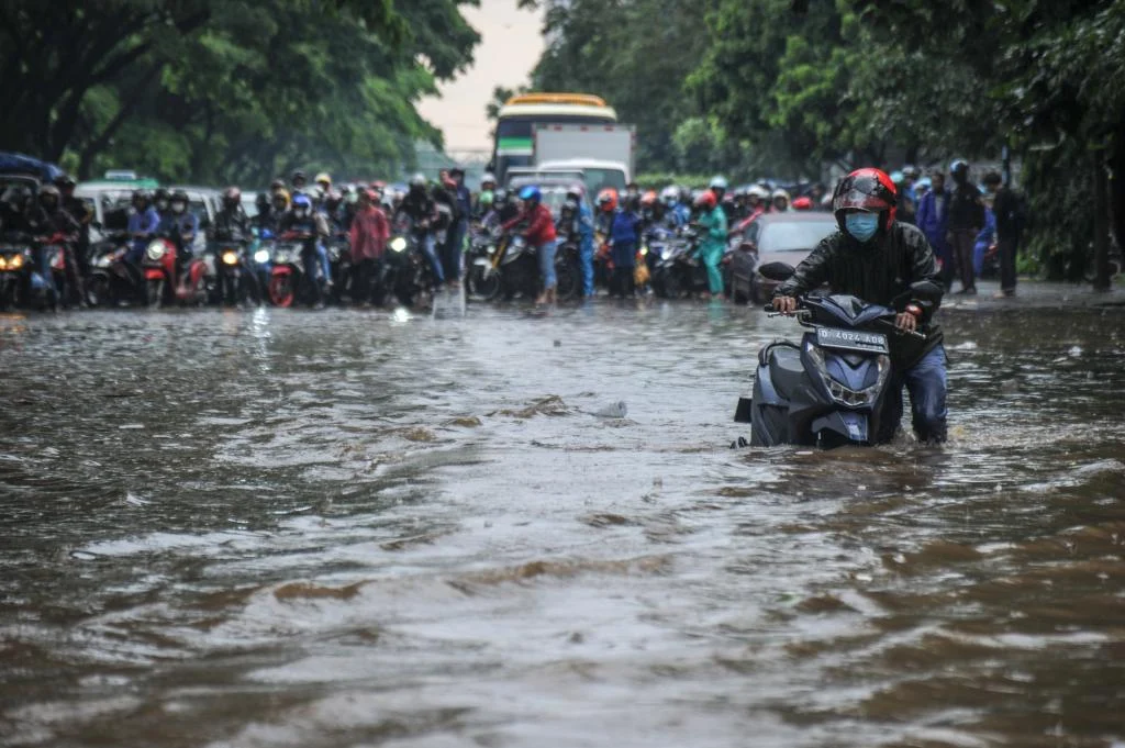 Krisis Banjir di Bandung: Samsat Soekarno‑Hatta Jadi Sorotan Utama