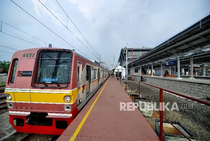 KRL ke Stasiun Cikarang Hanya Berhenti di Stasiun Bekasi, Layanan Belum Normal