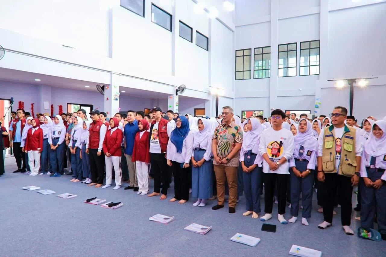 Kunjungan Seskab ke Sekolah Rakyat Dapat Pujian Sebagai Komunikasi Efektif