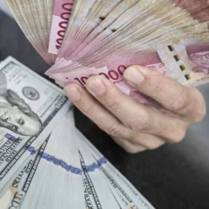 Kurs Rupiah Babak Belur, Hari Ini Tembus Rp17.105 per Dolar AS
