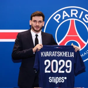 Kvaratskhelia Bikin Drama di Detik Akhir, Lyon Tundukkan PSG 2-1 di Ligue 1