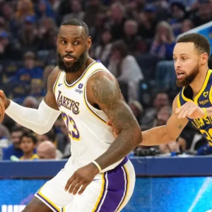 Laga Epik Lakers vs Warriors: LeBron James, Marcus Smart, dan Pertarungan di Pentas Playoff