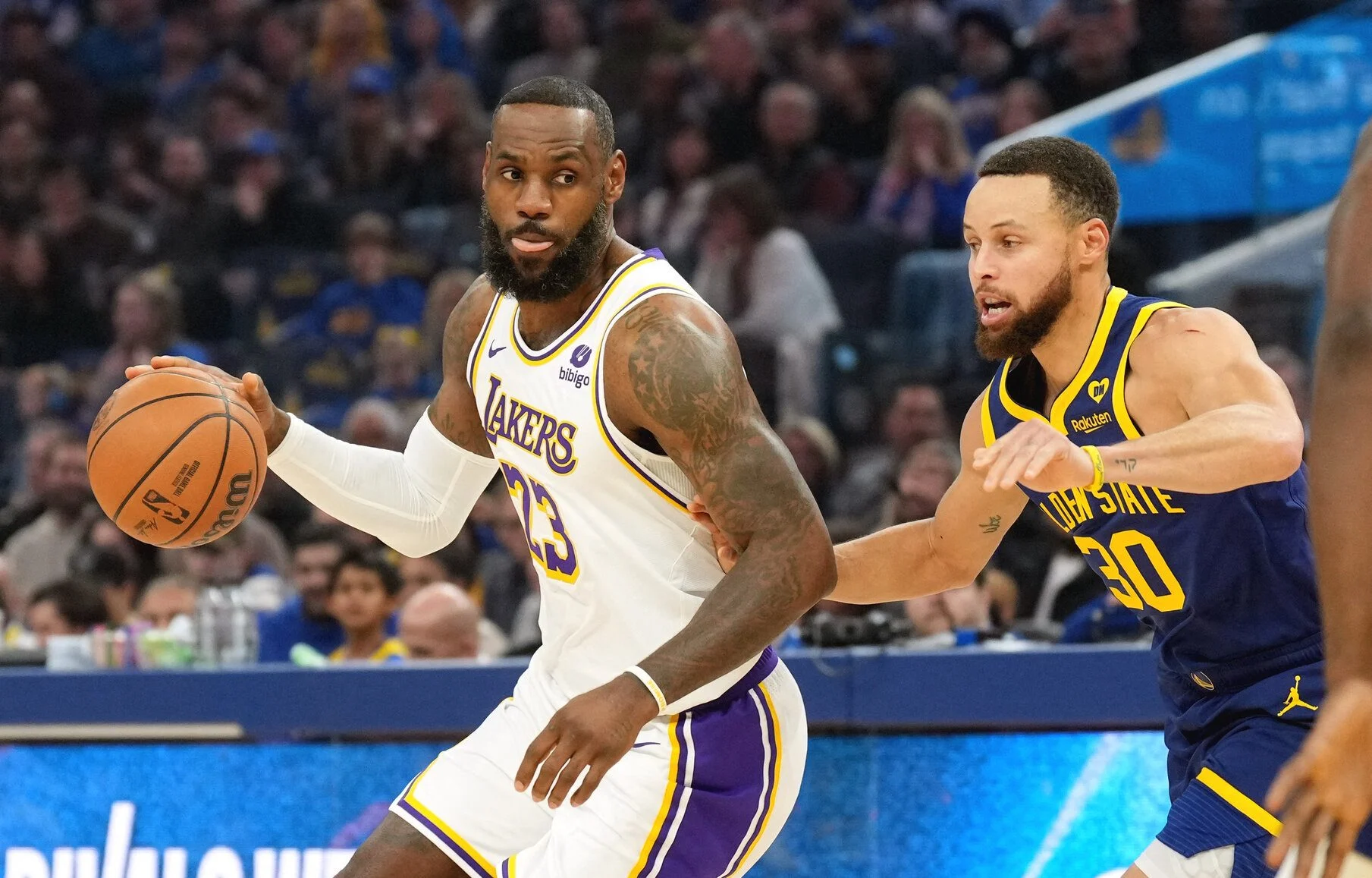 Laga Epik Lakers vs Warriors: LeBron James, Marcus Smart, dan Pertarungan di Pentas Playoff