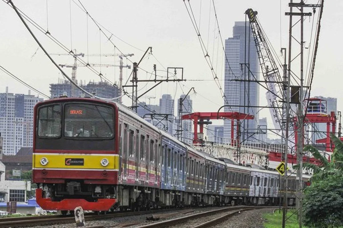 Layanan KRL Bekasi Timur‑Cikarang Kembali Normal, Menhub Dudy dan Dirut KAI Jadi Penumpang Pertama