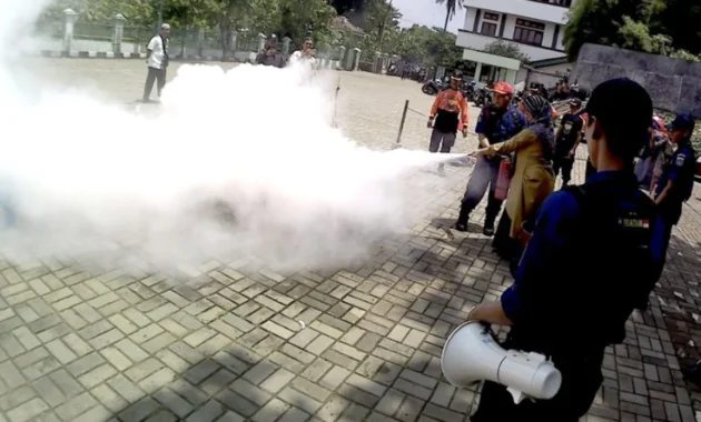 Ledakan Rusak Lapangan Padel dan Sekolah, Diduga Kebocoran Tabung Gas Ledakan Rusak Lapangan Padel dan Sekolah, Diduga Kebocoran Tabung Gas