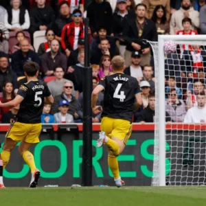Lisandro Martínez Dihukum Tiga Pertandingan, Dampak Besar bagi Manchester United di Laga Brentford