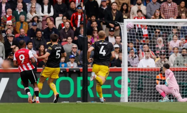 Lisandro Martínez Dihukum Tiga Pertandingan, Dampak Besar bagi Manchester United di Laga Brentford
