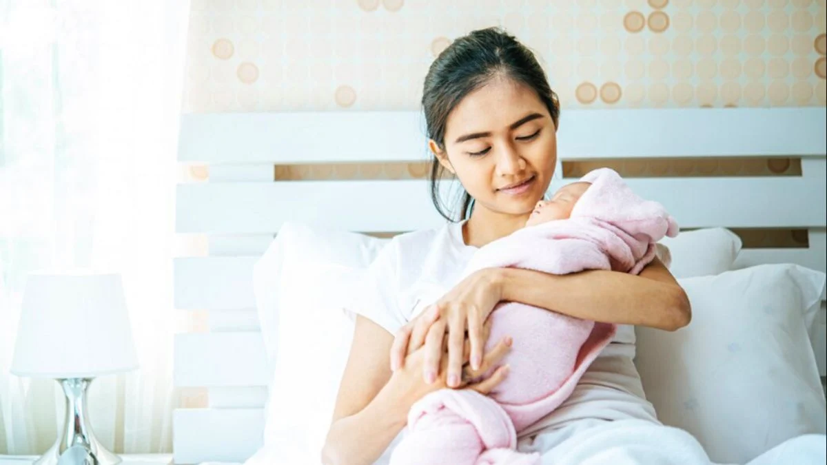 Luar Biasa! Ibu 60 Tahun di Vietnam Lahirkan Bayi Sehat, Kisah Haru yang Menginspirasi