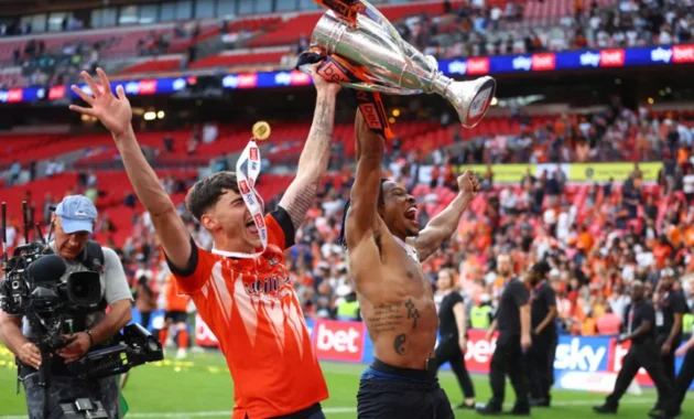 Luton Town Guncang Liga One: Dari Pabrik Ganja Raksasa hingga Harapan Playoff yang Menggantung