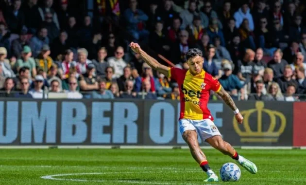 Maarten Paes Cetak Clean Sheet, Dean James Kembali Bermain untuk Go Ahead Eagles